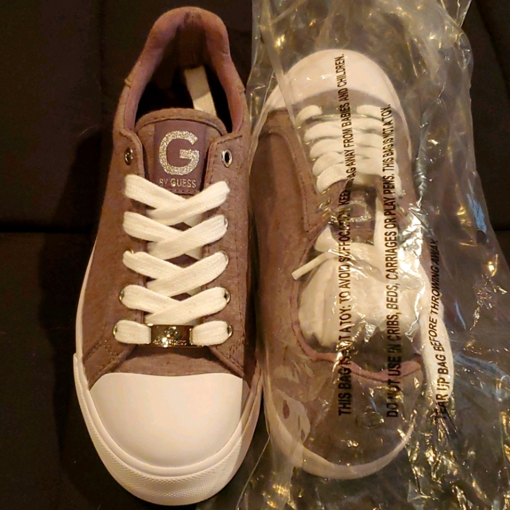 Guess sneakers never worn